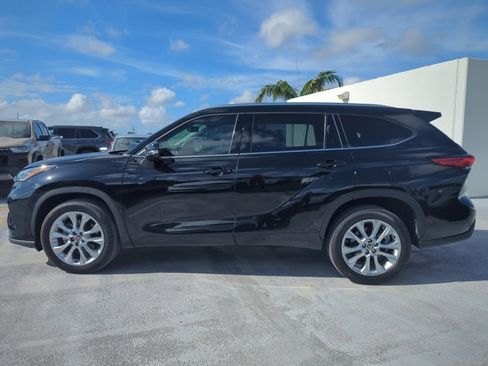 Used 2023 Toyota Highlander Limited image 8