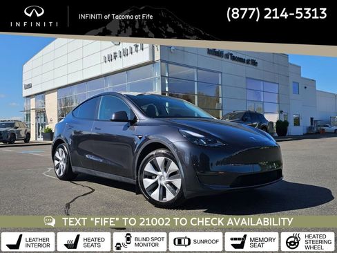 Used 2024 Tesla Model Y Long Range RWD image 1