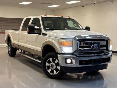 Used 2011 Ford F250 Lariat image 3