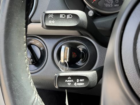 Used 2011 Porsche Boxster RWD image 28