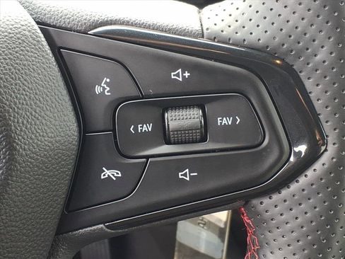 Used 2024 Chevrolet Trax RS w/ Driver Confidence Package image 18