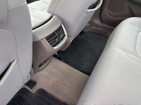 Used 2016 Chevrolet Malibu LT image 32