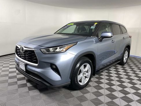 Used 2020 Toyota Highlander LE w/ Protection Package #3 AWD/4WD image 4