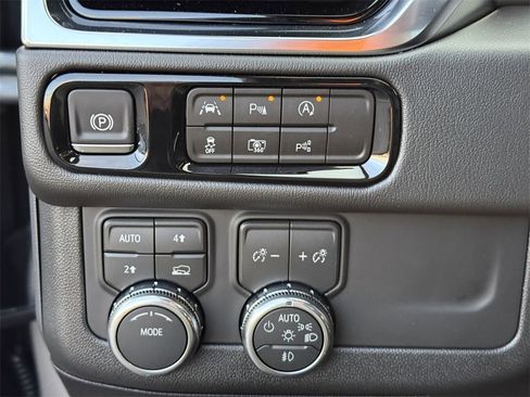 New 2026 GMC Yukon XL Denali w/ Sun & Power Step Package image 19