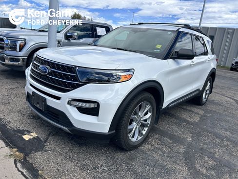 Used 2020 Ford Explorer XLT w/ Equipment Group 202A AWD/4WD image 1
