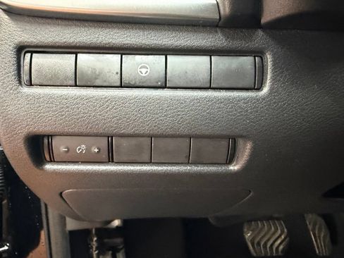 Used 2021 Nissan Rogue SV AWD/4WD image 19
