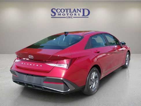 Used 2024 Hyundai Elantra SEL image 6