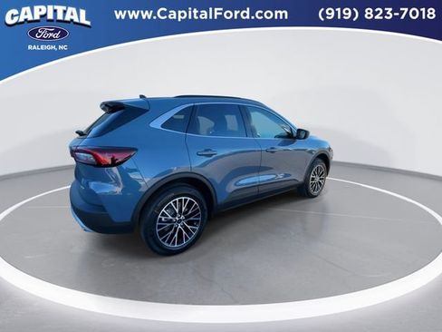 New 2026 Ford Escape SE FWD image 8