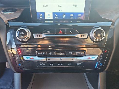 Used 2022 Ford Explorer Platinum w/ Equipment Group 601A image 19