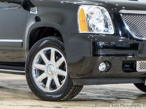 Used 2009 GMC Yukon Denali AWD/4WD image 3