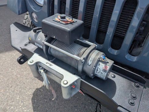 Used 2015 Jeep Wrangler Unlimited Sahara AWD/4WD image 24