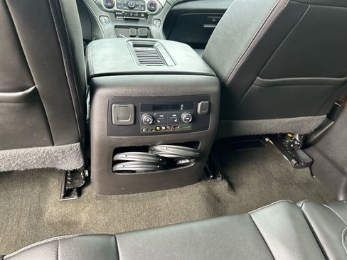 Used 2016 Chevrolet Suburban LT w/ Luxury Package image 25