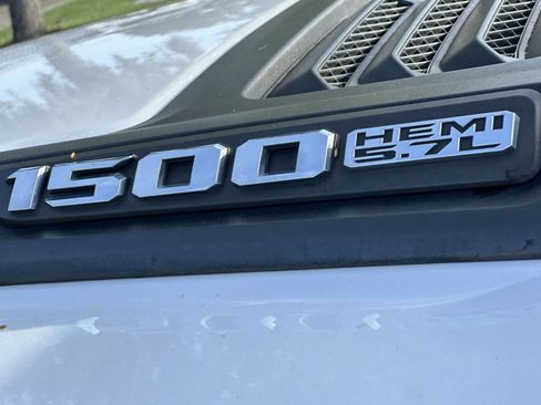 Used 2022 RAM 1500 Laramie AWD/4WD image 11
