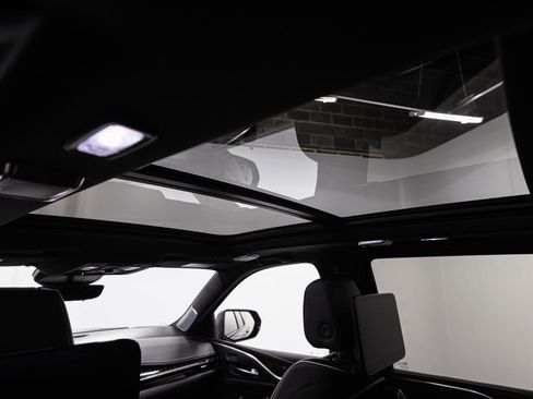 Used 2022 Cadillac Escalade Sport Platinum w/ Heavy-Duty Trailer Package image 5