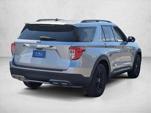 Used 2023 Ford Explorer XLT w/ Equipment Group 202A RWD image 5