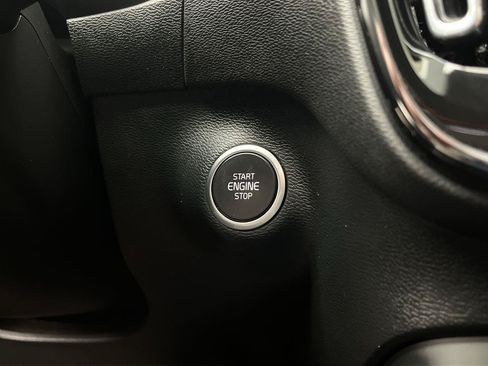 Used 2026 Volvo XC40 B5 Core AWD/4WD image 21