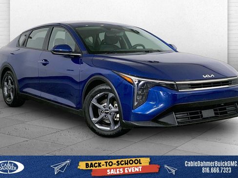 Used 2025 Kia K4 FWD image 1