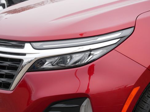 Used 2023 Chevrolet Equinox LT image 16