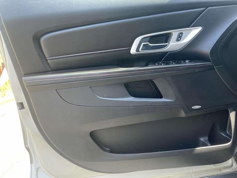 Used 2014 GMC Terrain SLE w/ Chrome Package FWD image 16