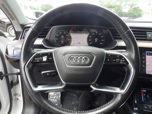 Used 2019 Audi e-tron Prestige w/ Prestige Package AWD/4WD image 9