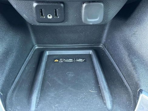 Used 2023 Chevrolet Traverse LT image 43