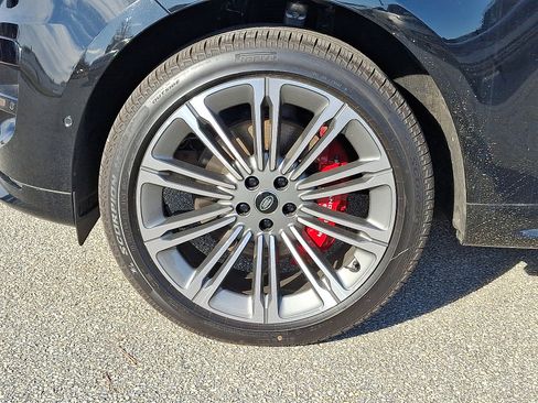 New 2025 Land Rover Range Rover Sport Dynamic SE image 2