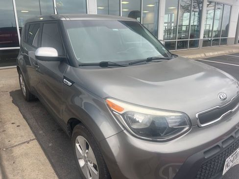 Used 2015 Kia Soul image 3