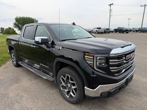 Used 2024 GMC Sierra 1500 SLT w/ SLT Premium Plus Package AWD/4WD image 4