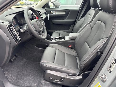 Certified 2026 Volvo XC40 B5 Plus w/ Climate Package image 5