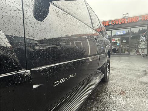 Used 1999 GMC Yukon Denali image 18