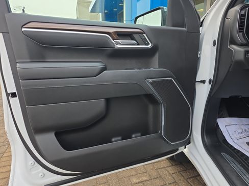 Used 2023 Chevrolet Silverado 1500 LT w/ Leather Package image 13