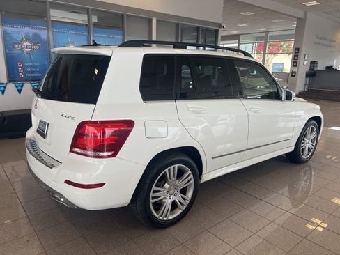 Used 2015 Mercedes-Benz GLK 350 4MATIC image 5