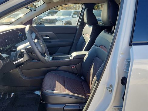 New 2026 Nissan Kicks SR w/ Cold Weather Package image 6