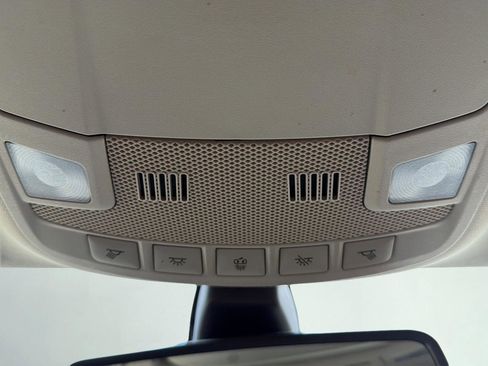 Used 2019 Ford Fusion SE FWD image 25