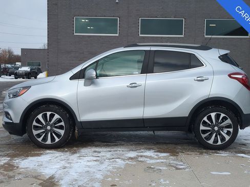 Used 2017 Buick Encore Essence image 2