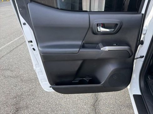 Used 2019 Toyota Tacoma Limited image 15