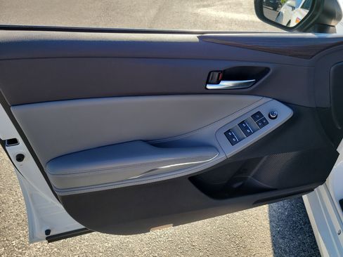 Used 2019 Toyota Avalon XLE image 16