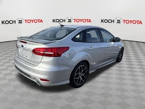 Used 2015 Ford Focus SE w/ SE Sport Package image 7