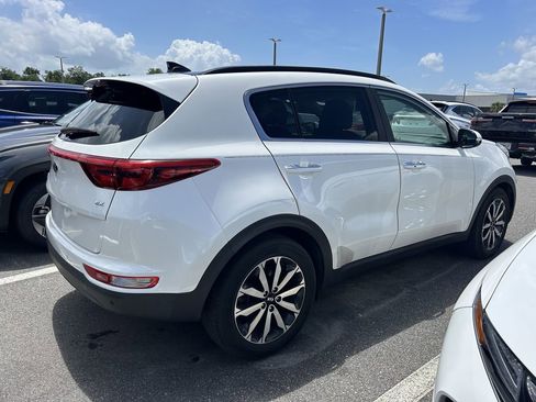 Used 2019 Kia Sportage EX w/ EX Technology Package FWD image 3