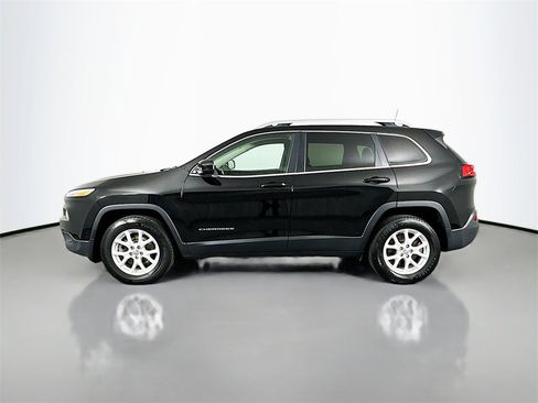 Used 2017 Jeep Cherokee Latitude w/ Cold Weather Group image 6