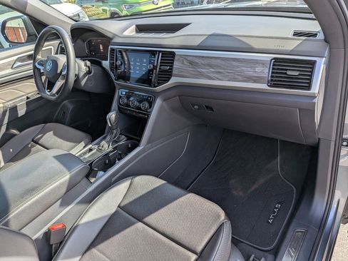 Used 2023 Volkswagen Atlas Cross Sport SE w/ Panoramic Sunroof Package FWD image 37