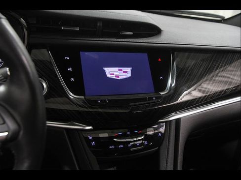 Used 2023 Cadillac XT6 Premium Luxury w/ Technology Package AWD/4WD image 9