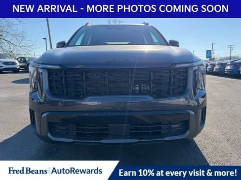 Used 2025 Kia Sorento SX image 2