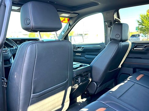 Used 2024 GMC Sierra 1500 AT4 w/ Technology Package AWD/4WD image 18