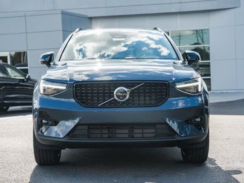 New 2026 Volvo XC40 B5 Ultra w/ Protection Package Premier image 2