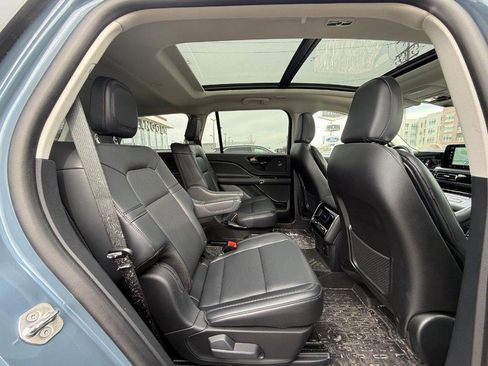 New 2025 Lincoln Aviator AWD w/ Jet Appearance Package image 6
