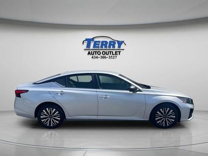 Used 2025 Nissan Altima 2.5 SV