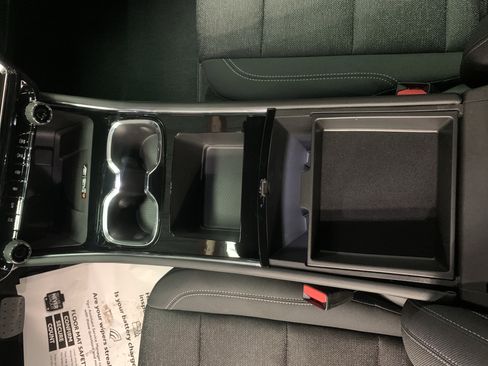 New 2026 Chevrolet Traverse LT image 14