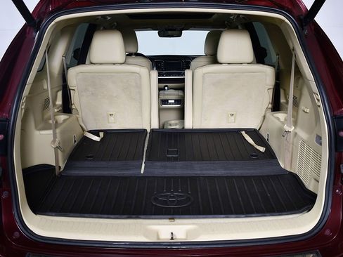 Used 2017 Toyota Highlander Limited image 55