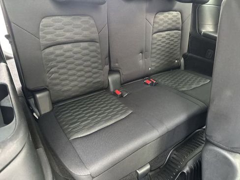 Used 2024 Nissan Pathfinder S image 12